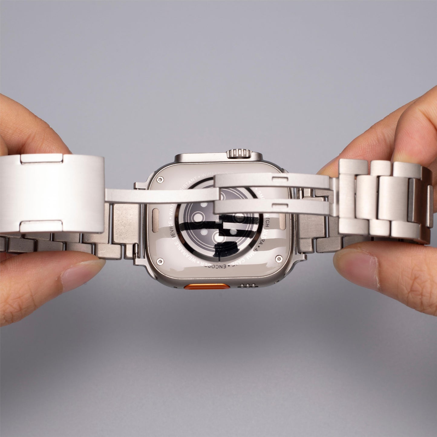 Men’s Titanium Apple Watch Band – Premium Design with Everyday Durability