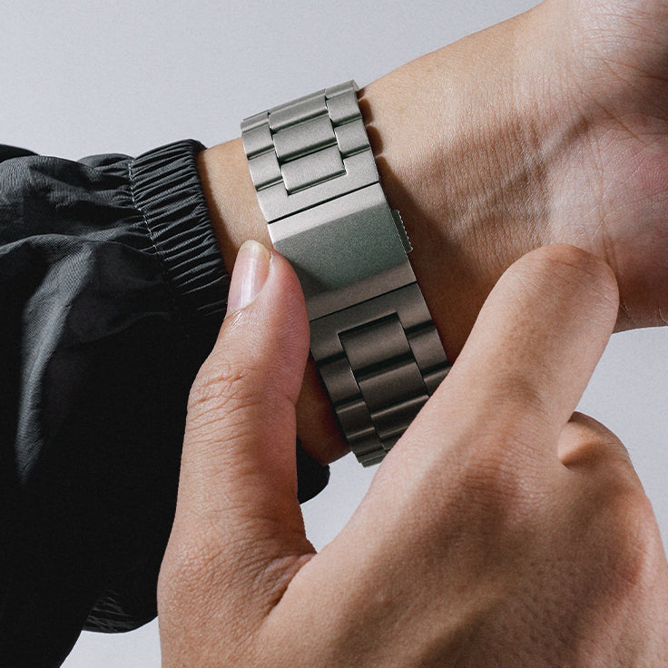Apple Watch Titanium Magnetic Band – Luxury Edition