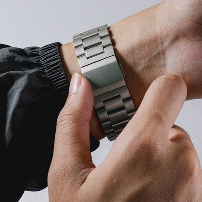 Apple Watch Titanium Magnetic Band – Luxury Edition