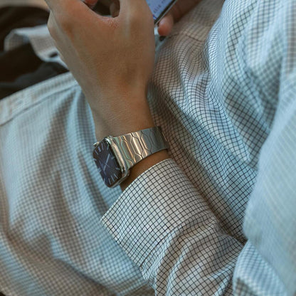 Elegante correa de acero inoxidable para Apple Watch – Lujo discreto y estilo